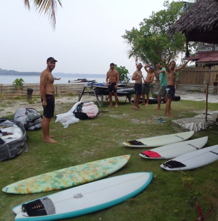Le matos surf du premier surf camp mentawai
